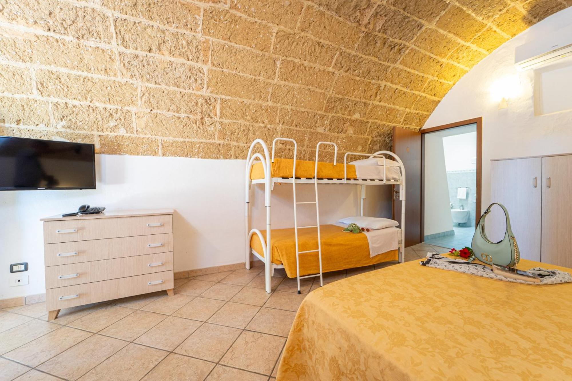 Hotel Masseria Le Pajare Presicce Exterior foto